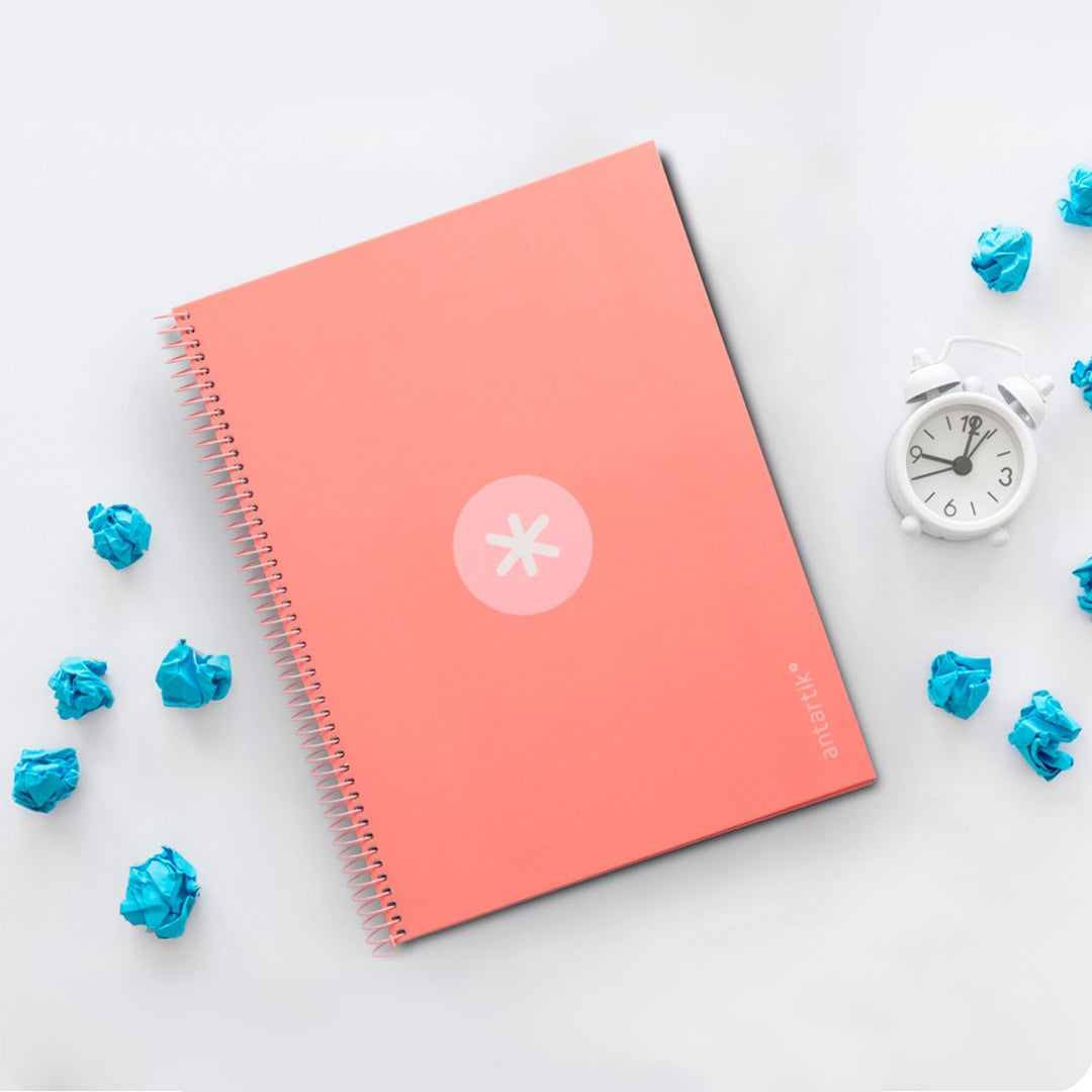 Antartik - Libreta Rayada A4 con Espiral y Tapa Dura. 1 Banda de Color. Coral