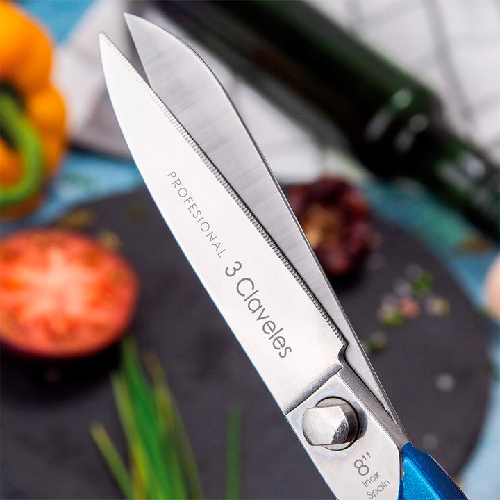 3 Claveles - Tijeras de Cocina Profesionales 8" 20 cm. Acero Forjado en Caliente. Mango Azul