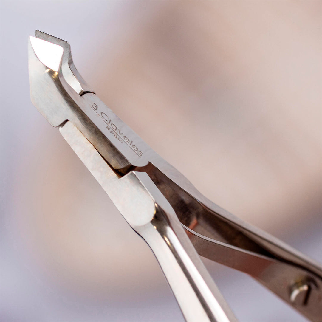 3 Claveles - Alicate Cutículas Mach. 10 cm Corte 5 mm. Acero al Carbono Forjado en Caliente