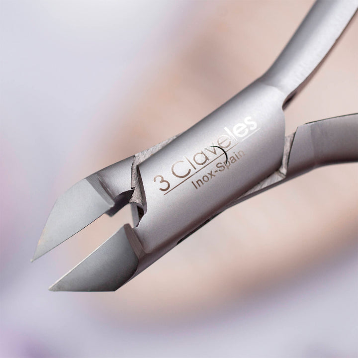 3 Claveles - Alicate Pedicuro de Corte Frontal Mach. 13.5 cm. Acero Inoxidable Forjado en Caliente