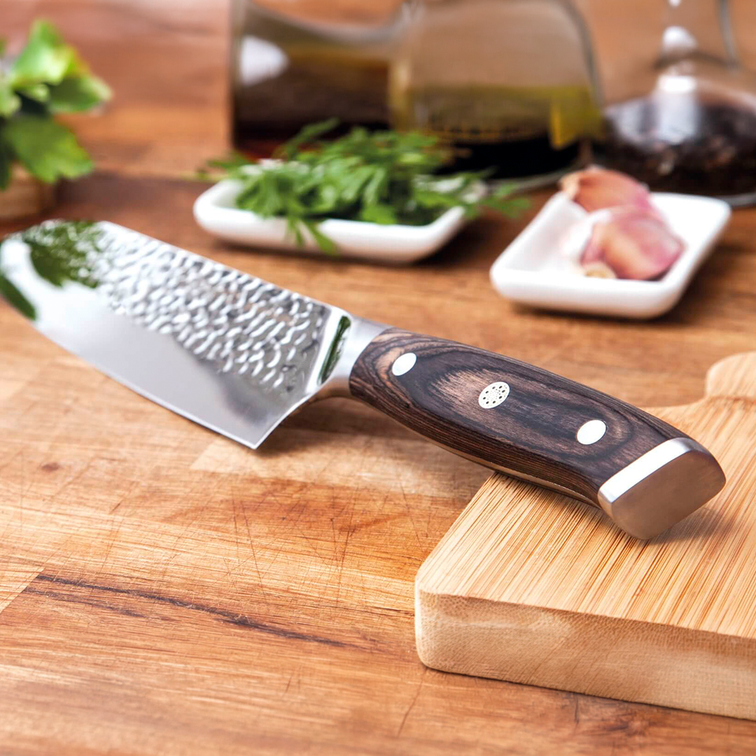 3 Claveles Kimura - Cuchillo Santoku 17.5 cm Acero Forjado Hoja Martilleada Mango Pakka