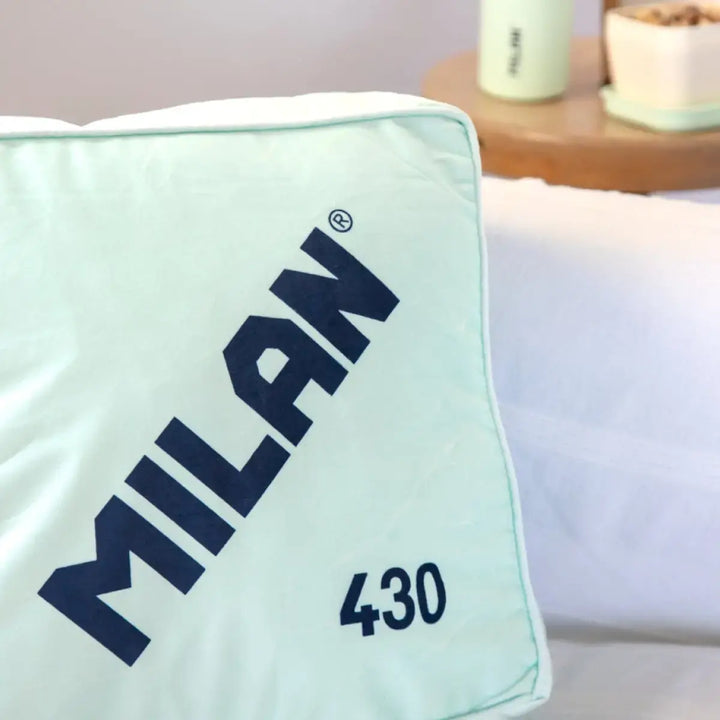 Milan 430 - Cojin Cuadrado de 35 cm 100% Poliéster con Relleno Incluido. Forma Goma