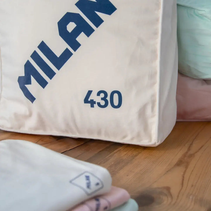 Milan 430 - Cojin Cuadrado de 35 cm 100% Poliéster con Relleno Incluido. Forma Goma Beige