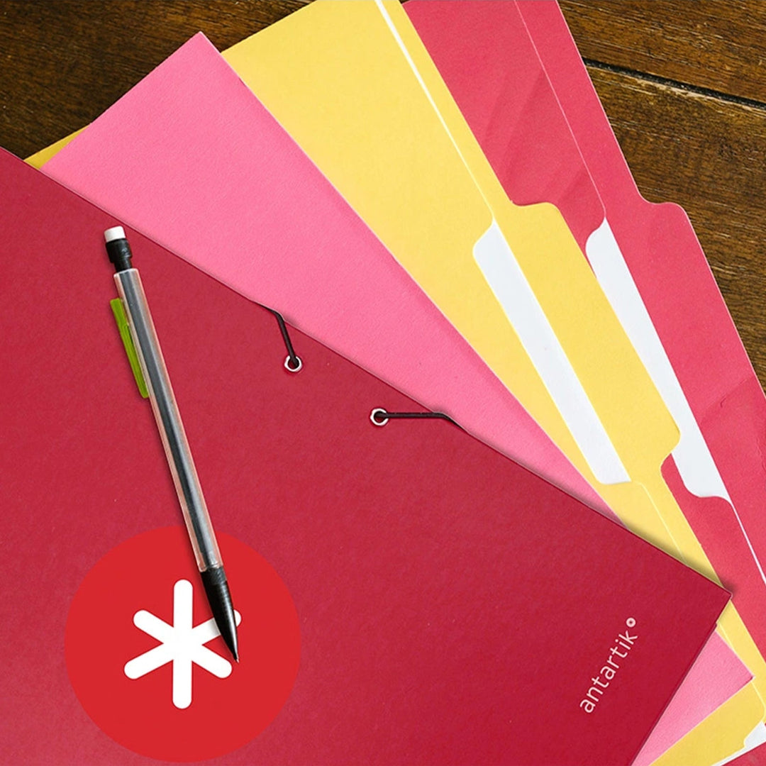 ANTARTIK - Carpeta A4 con 3 Solapas Cartón Forrado Cierre con Gomas. Frambuesa