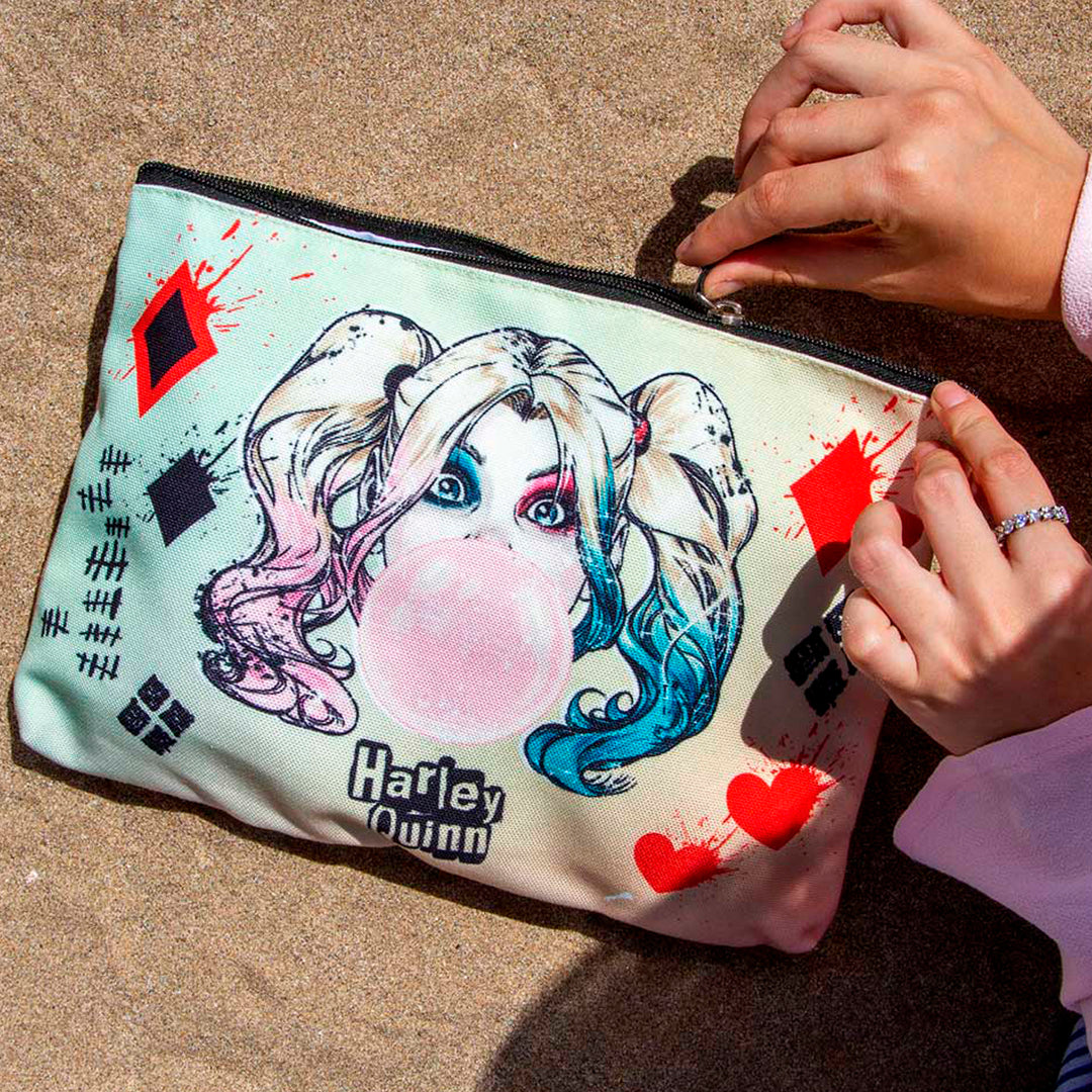 KARACTERMANIA - Bolsa de Playa Soleil con Neceser de Regalo. Harley Quinn Mad Love