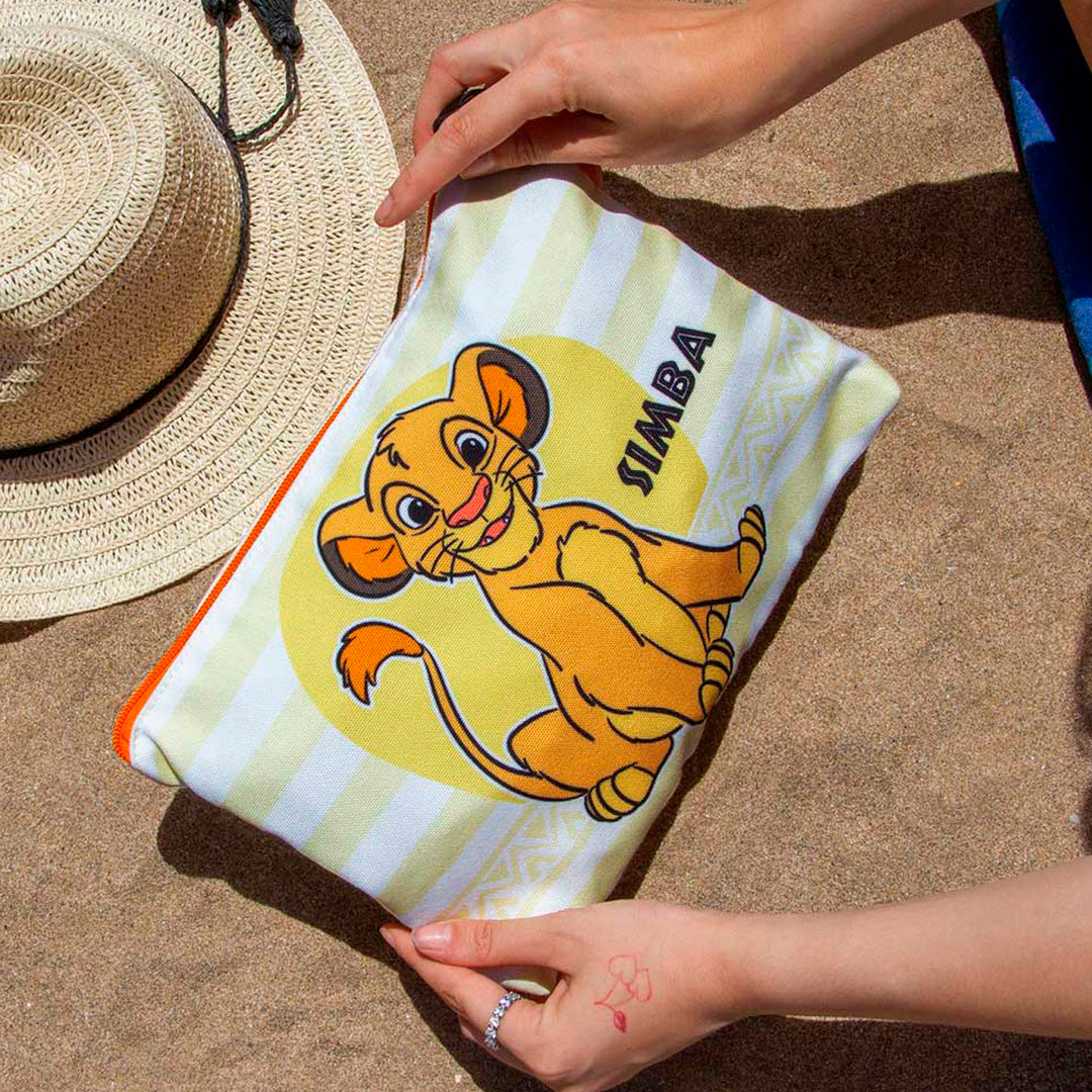 KARACTERMANIA - Bolsa de Playa Soleil con Neceser de Regalo. Rey León Sunset