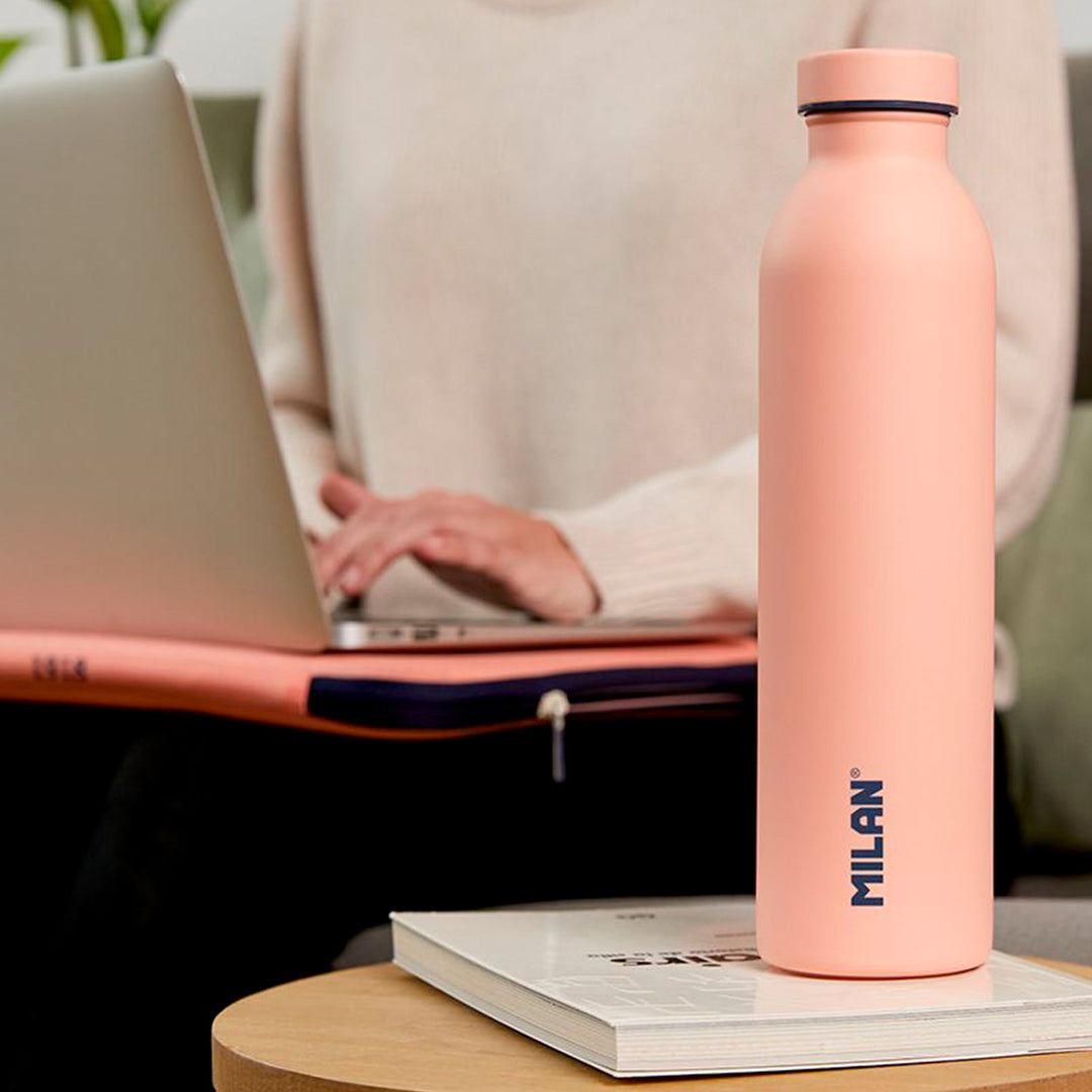 MILAN 1918 -  Funda para Portátil Semirrígida con Interior Aterciopelado. Rosa