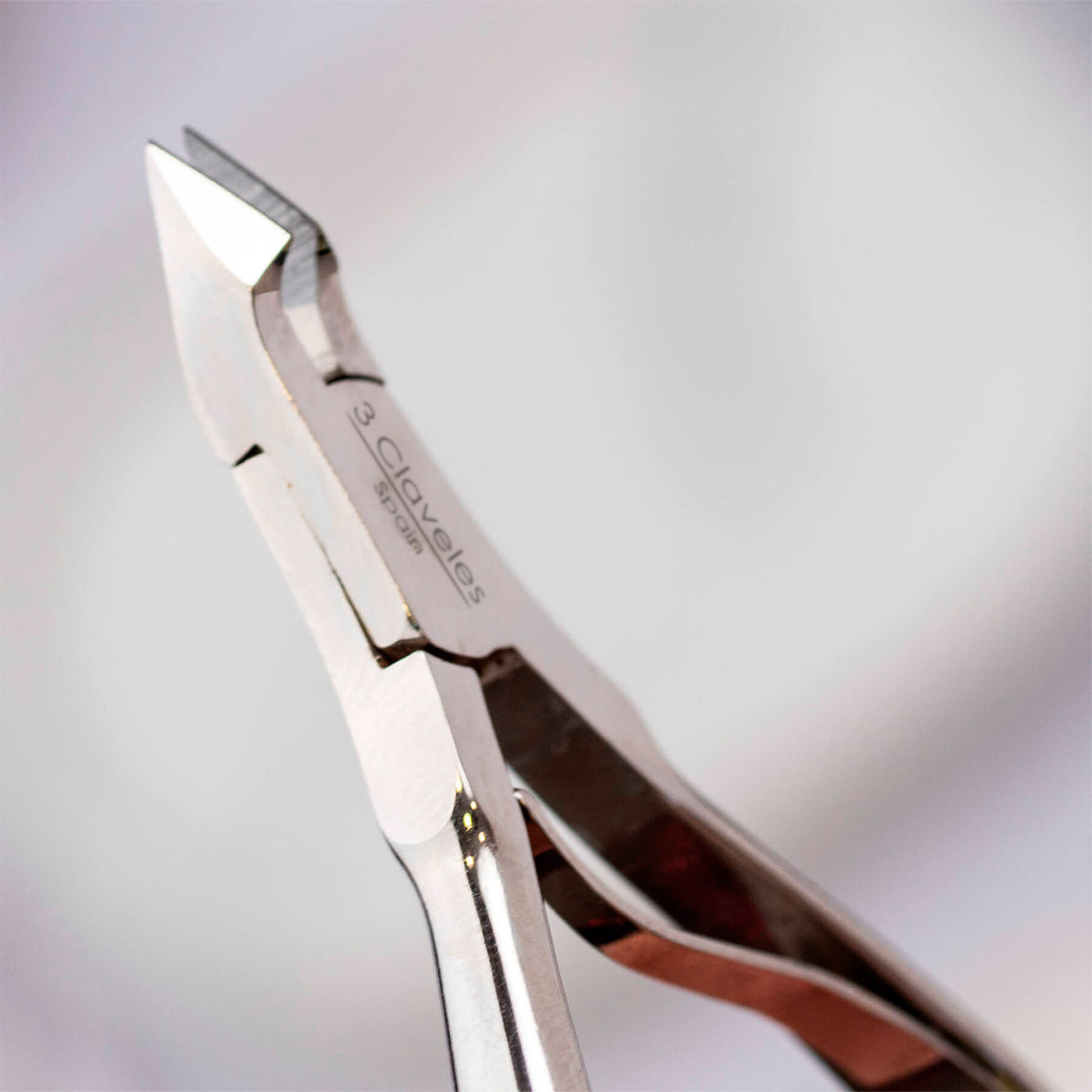 3 Claveles - Alicate para Cutículas 10 cm. Acero al Carbono Forjado en Caliente