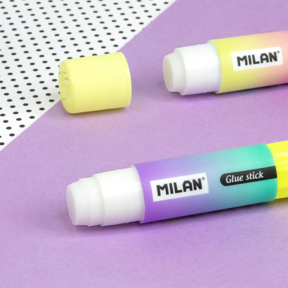 MILAN 4410924SN - Pegamento en Barra Mini en Formato Stick 8gMILAN 4410924SN - Pegamento en Barra Mini en Formato Stick 8g. Diseño Sunset