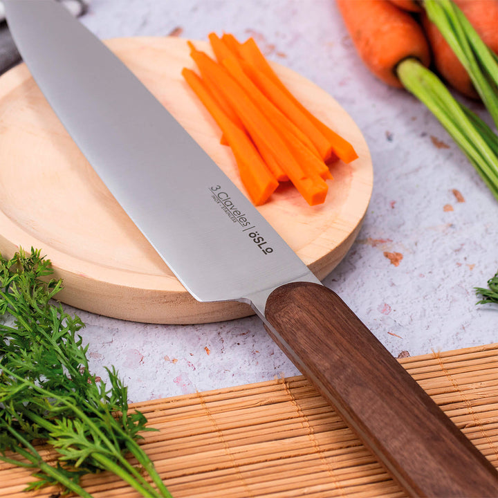 3 Claveles Oslo - Cuchillo Cocinero 20 cm Acero Estampado y Mango Madera de Nogal