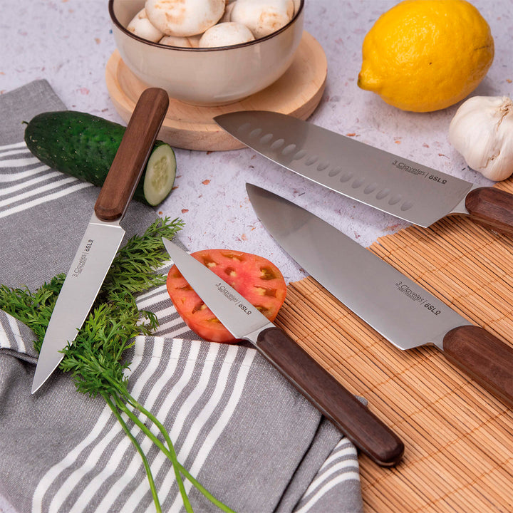 3 Claveles Oslo - Cuchillo Santoku 17.5 cm Acero Estampado y Mango Madera de Nogal