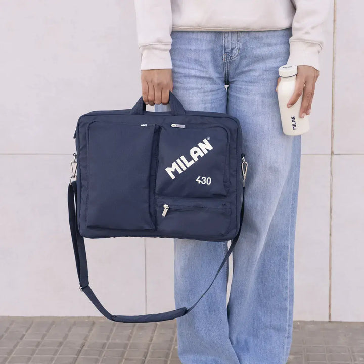 MILAN 1918 - Maletín Portátil hasta 17”. Acolchado, Resistente y con Correa Ajustable. Azul