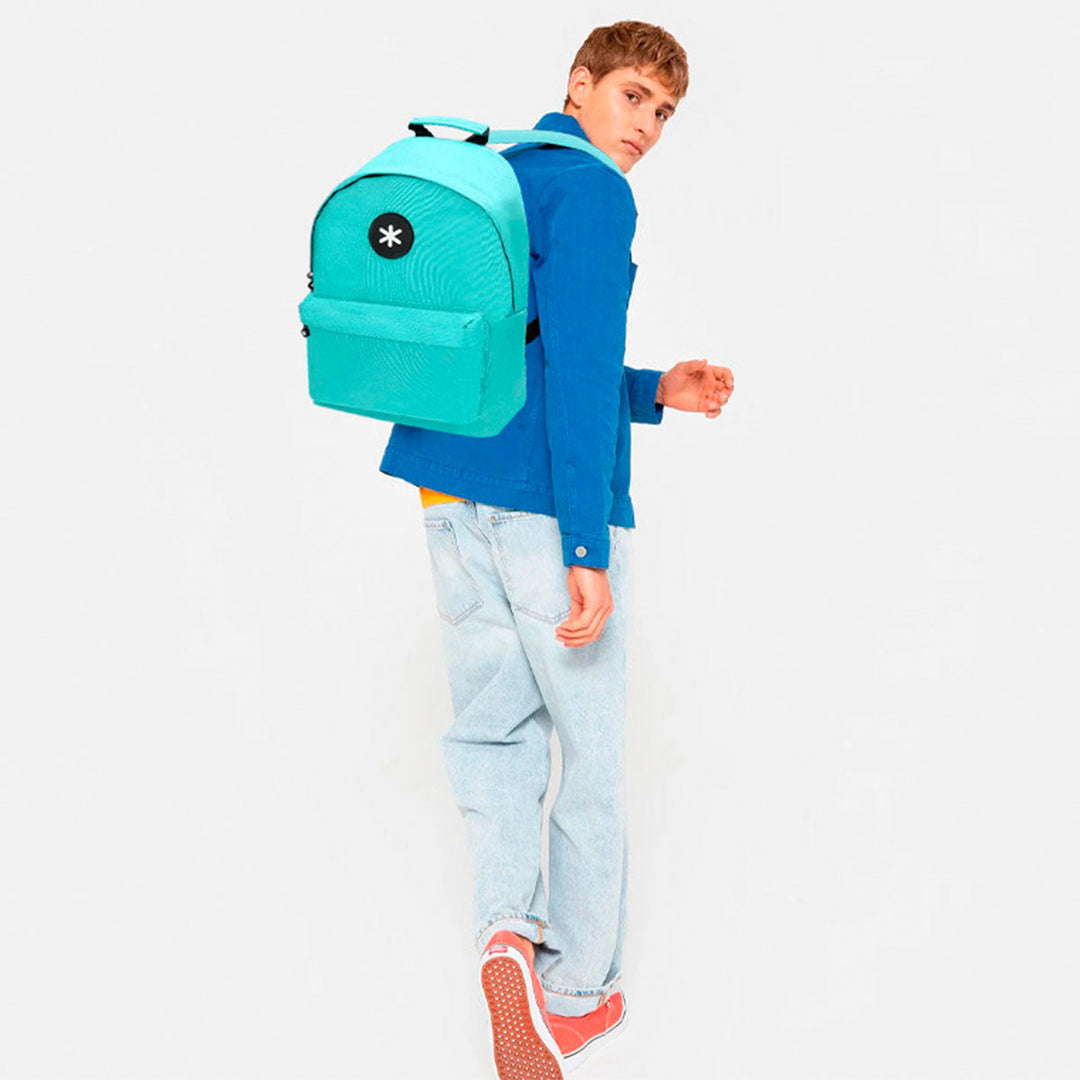 ANTARTIK - Mochila Escolar con Asas Acolchadas y Bolsillo Exterior. Azul Hielo