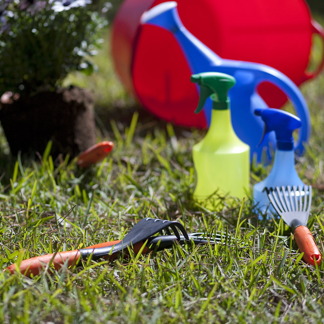 Plastiken 10022 - Escoba de Jardín Resistente y Ergonómica. Coleccion TERRA